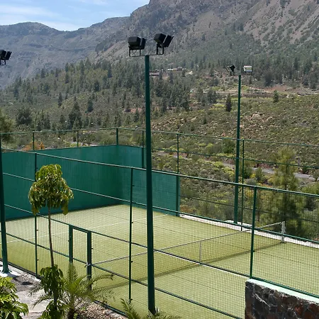 Otel Tirajanas