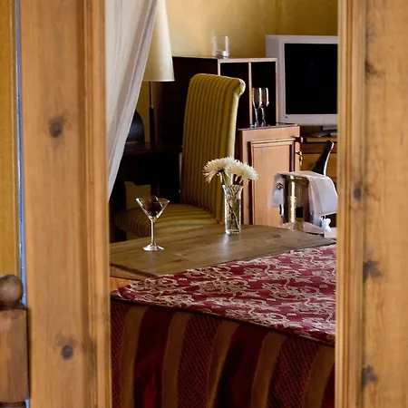 Tirajanas Hotel 4*