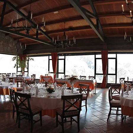 Tirajanas Hotel