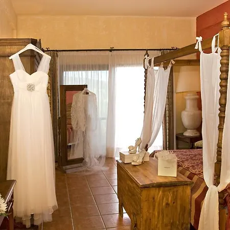 Tirajanas Hotel